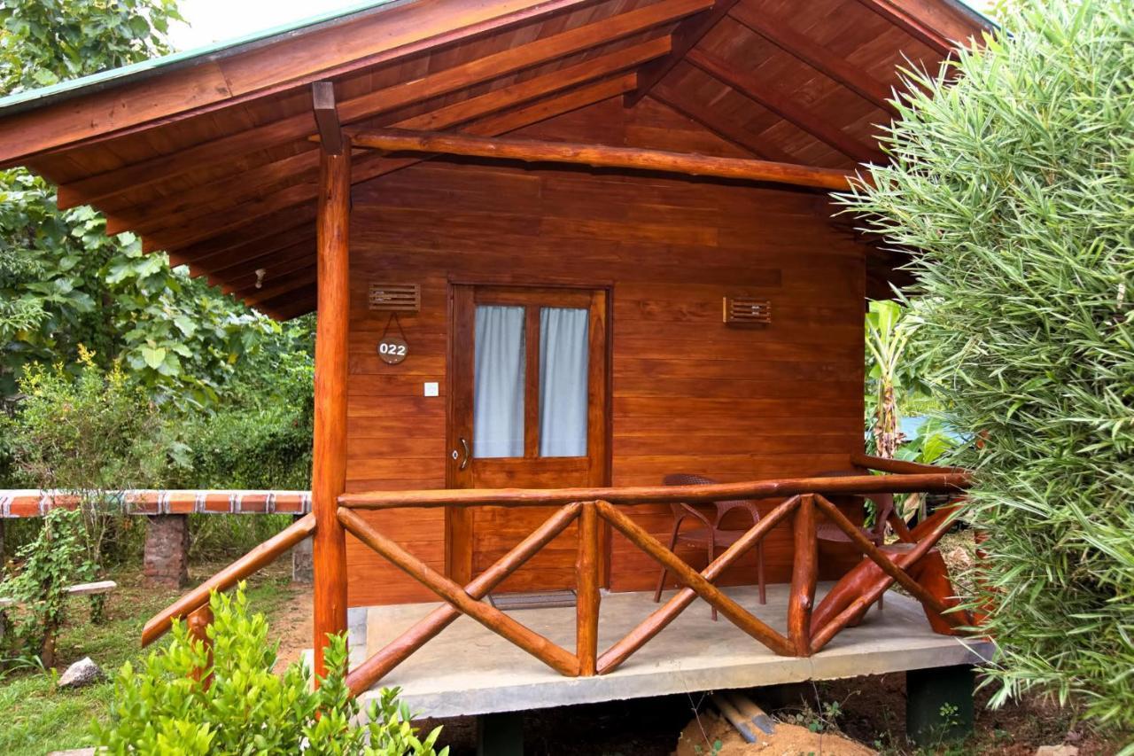 The Mastodon Valley Safari Resort Udawalawe Exterior foto